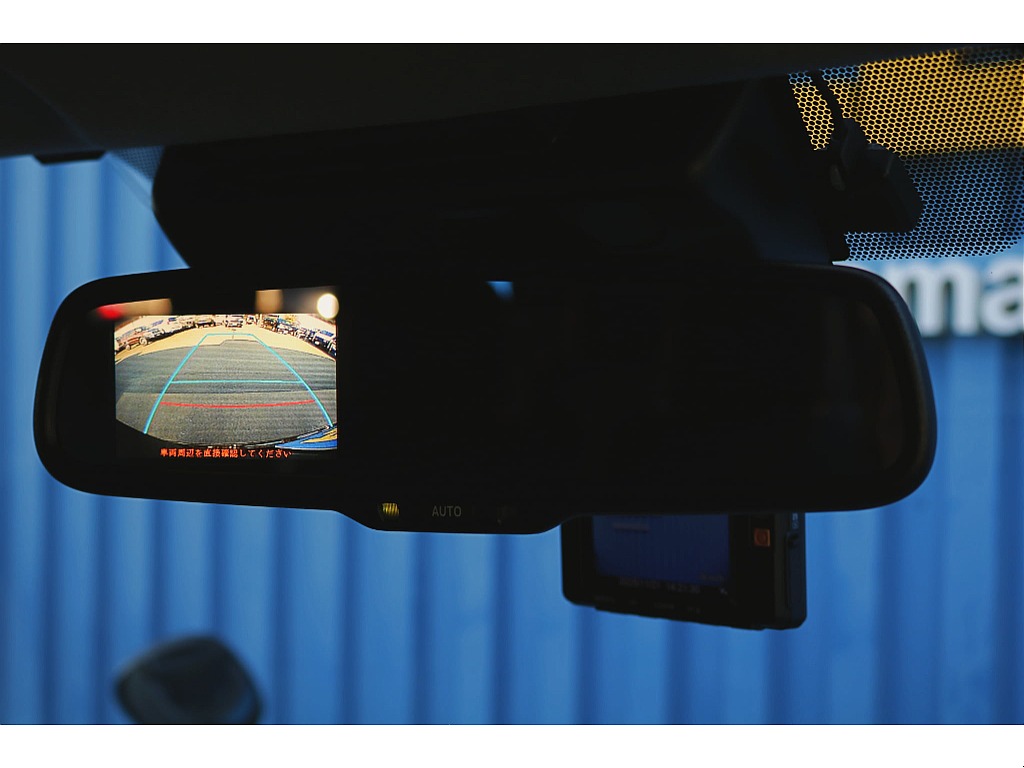 バックカメラ付き自動防眩ミラー♪