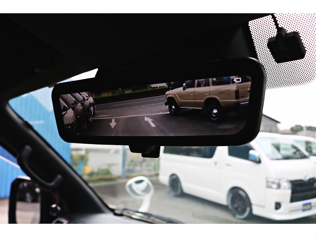 純正デジタルインナーミラー　車両後方カメラの映像をインナーミラー内のディスプレイに表示♪