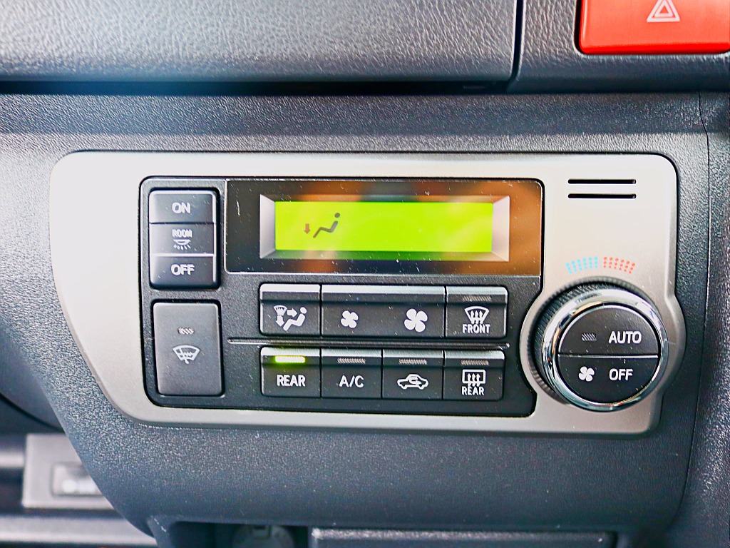 トヨタ ハイエース(13枚目)