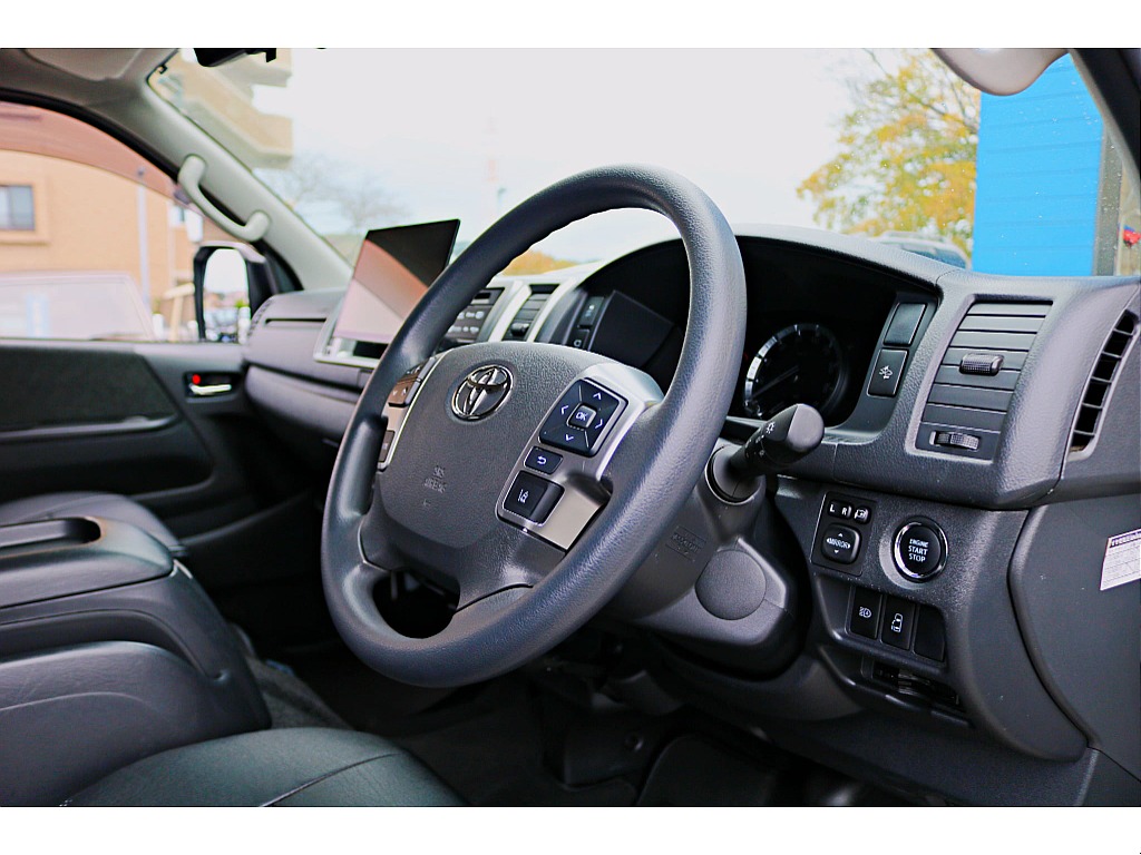 トヨタ ハイエース(14枚目)