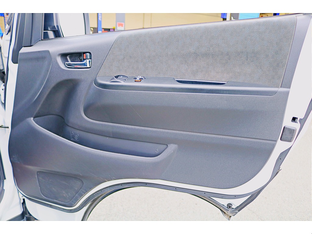 トヨタ ハイエース(16枚目)