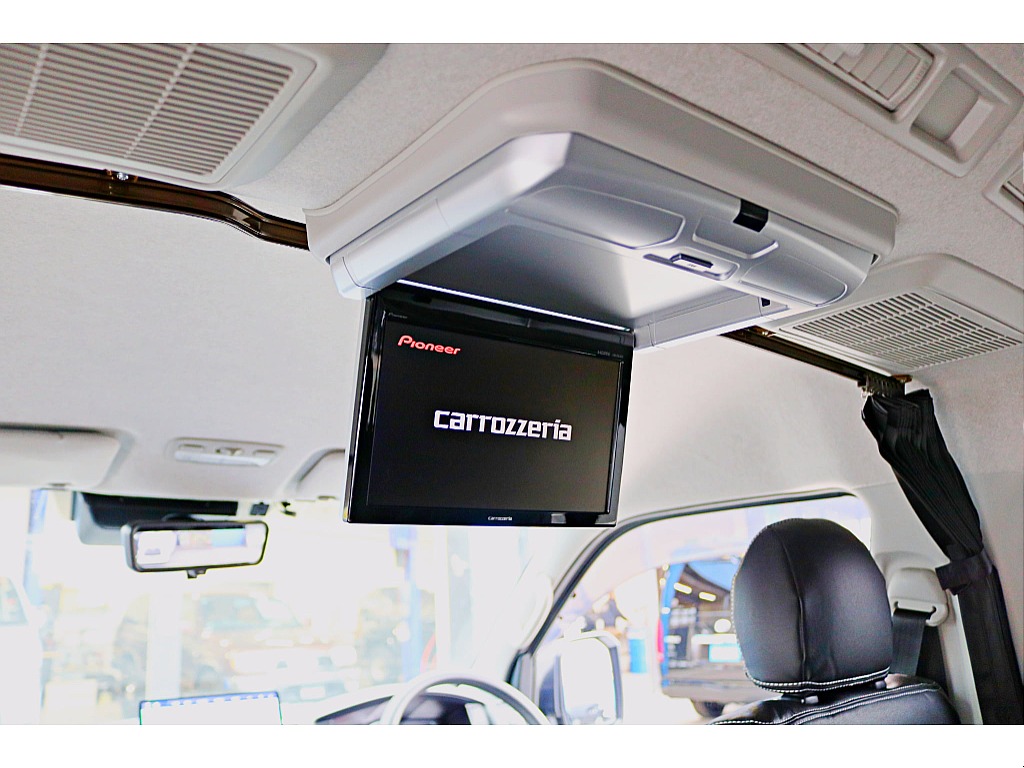 トヨタ ハイエース(4枚目)