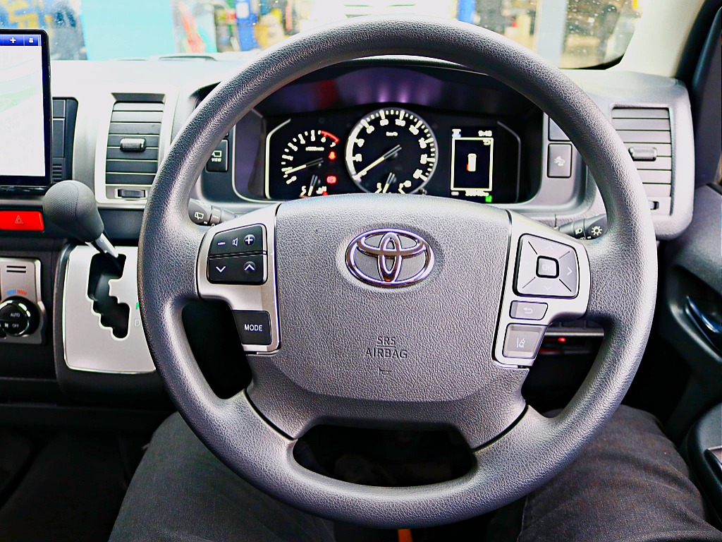 トヨタ ハイエース(5枚目)