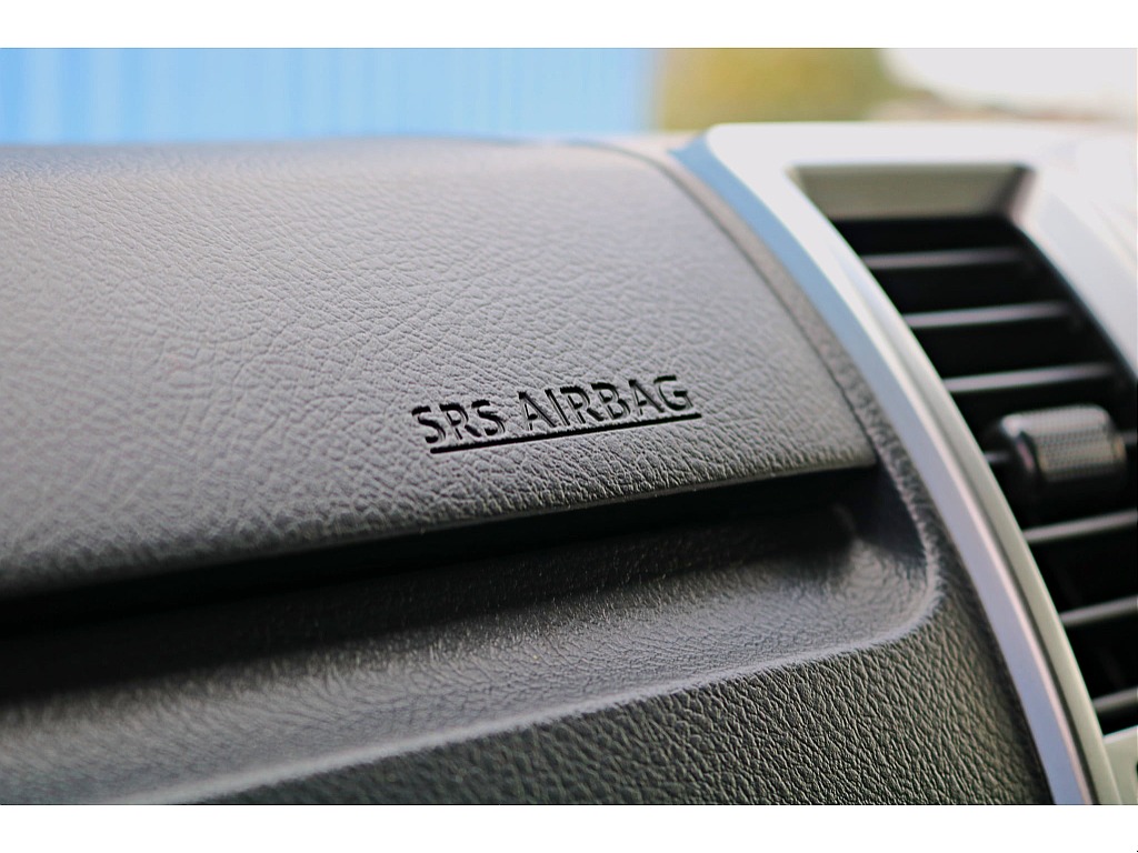 ハイエースワゴンは助手席のエアバックも標準で装備！