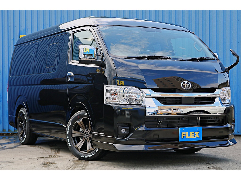 飾りすぎず程よくカスタムされた外装は落ち着いた仕上がりに♪1.5インチローダウン！