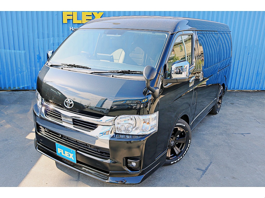 飾りすぎず程よくカスタムされた外装は落ち着いた仕上がりに♪1.5インチローダウン！