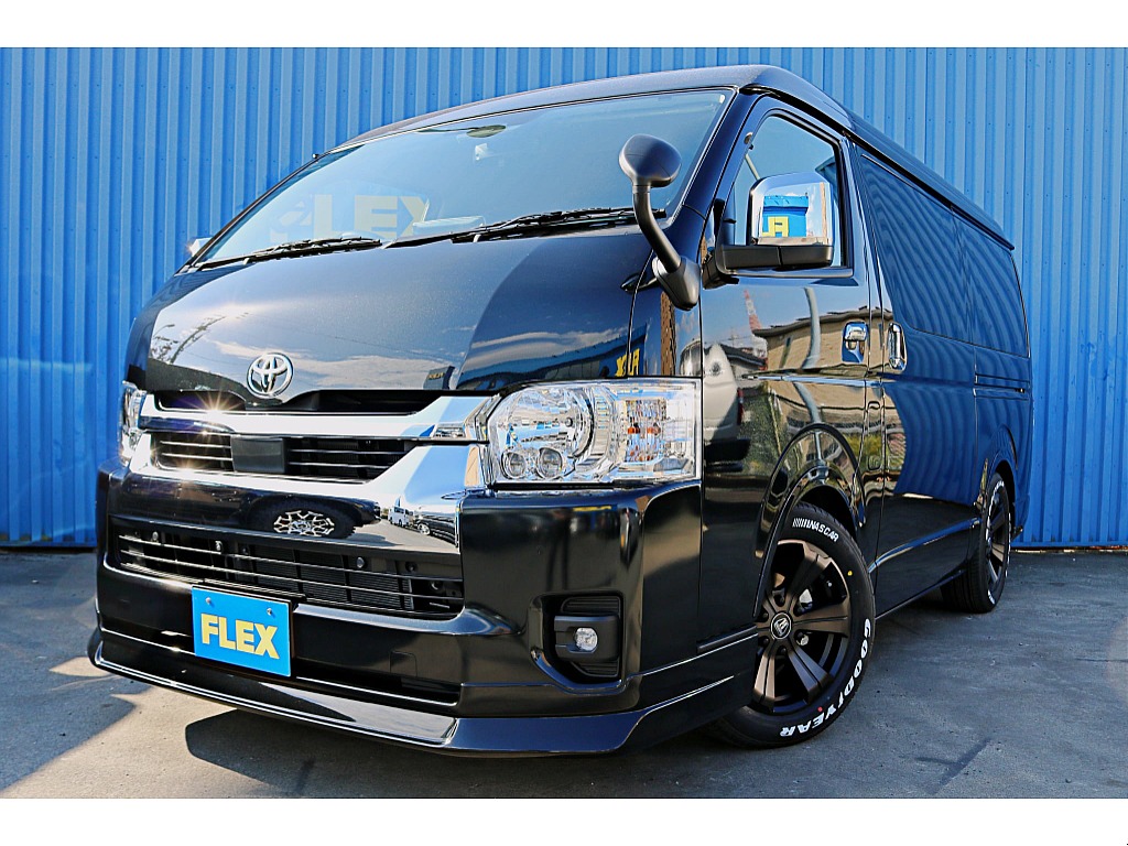 飾りすぎず程よくカスタムされた外装は落ち着いた仕上がりに♪1.5インチローダウン！