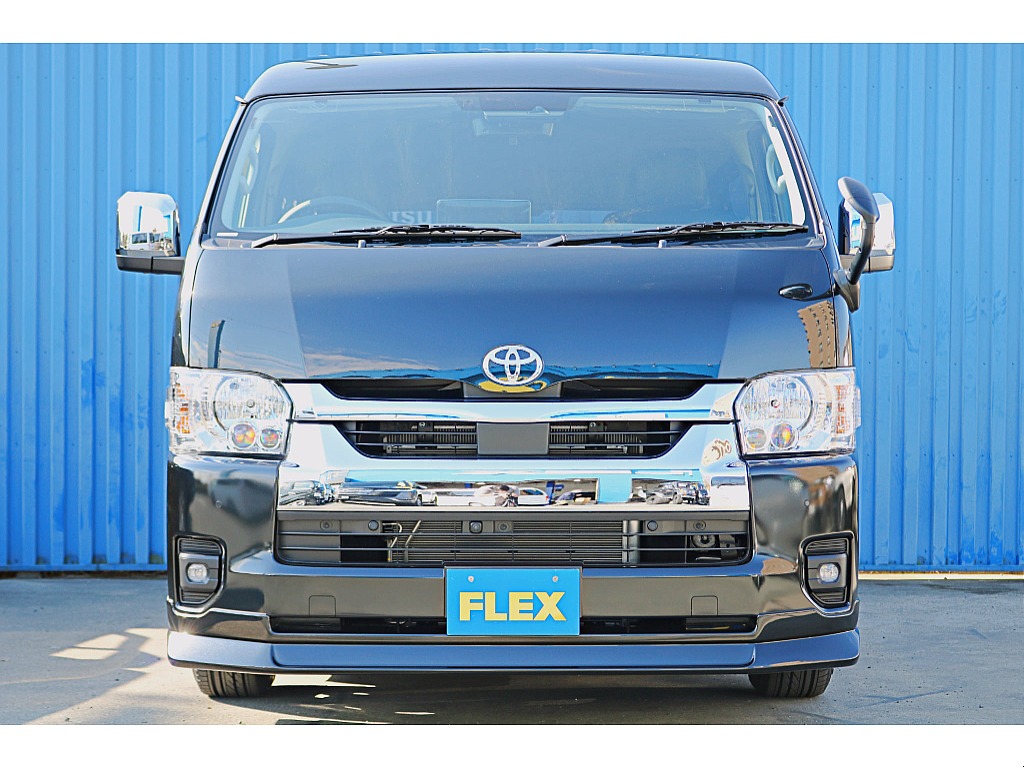 飾りすぎず程よくカスタムされた外装は落ち着いた仕上がりに♪1.5インチローダウン！