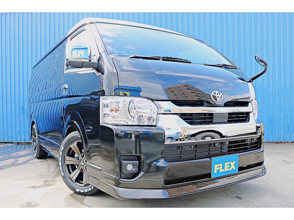 飾りすぎず程よくカスタムされた外装は落ち着いた仕上がりに♪1.5インチローダウン！