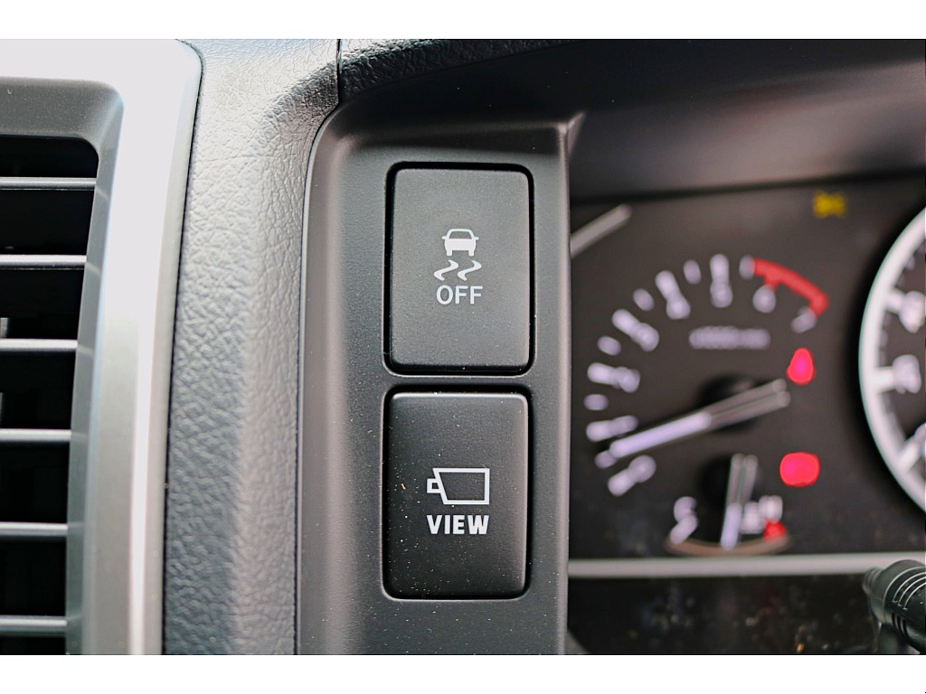 便利な装備や先進安全機能を搭載♪ プッシュスターター　パワスラ操作スイッチ　ビルトインETC　等、使いやすい位置に配置♪