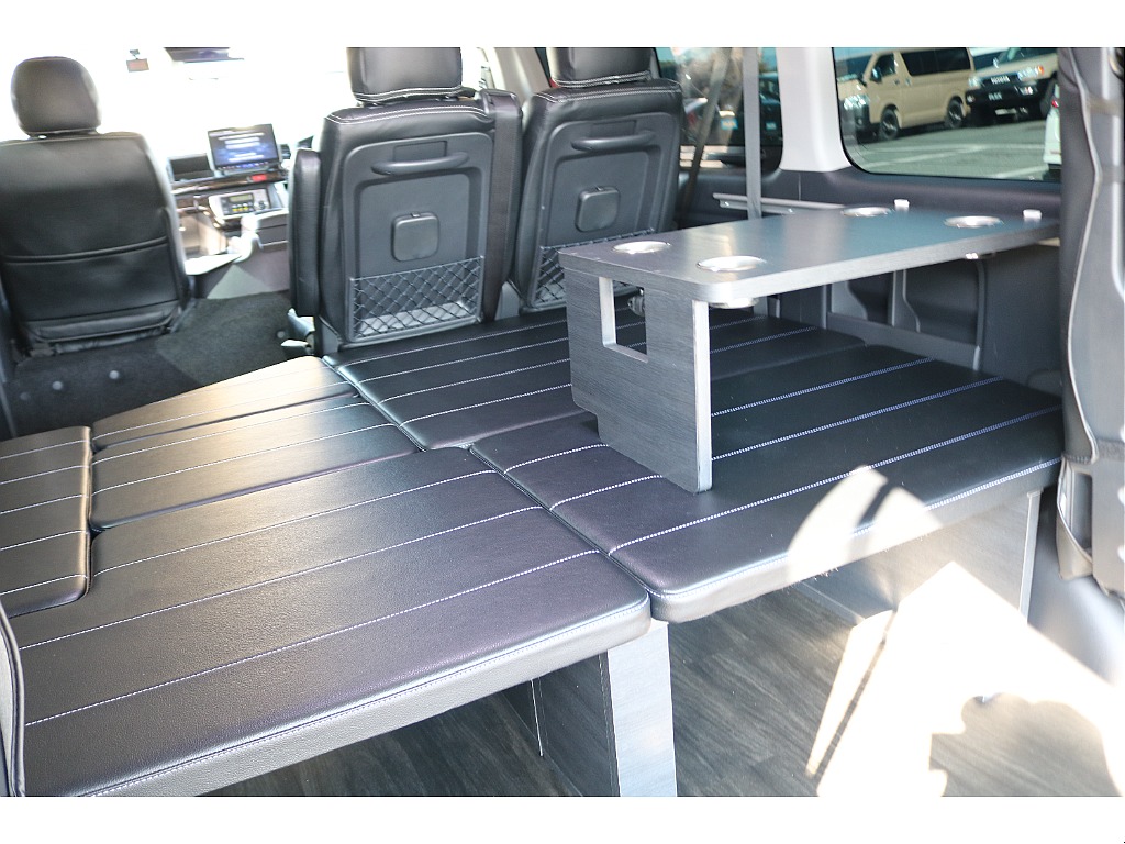 ベットマット展開時にもテーブル仕様可能です！