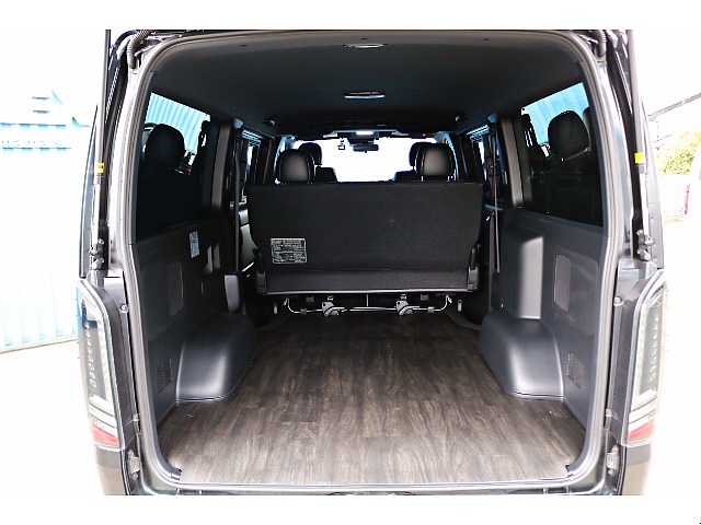 CFカーゴマット付♪ベットキットも取付可能です！！