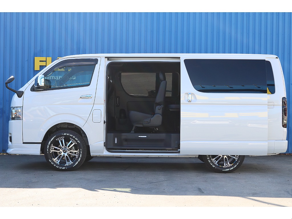 両側電動スライドドア完備♪