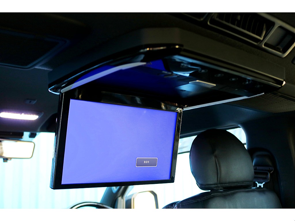 後席モニター完備♪ ドライブも楽しまなくっちゃ♪