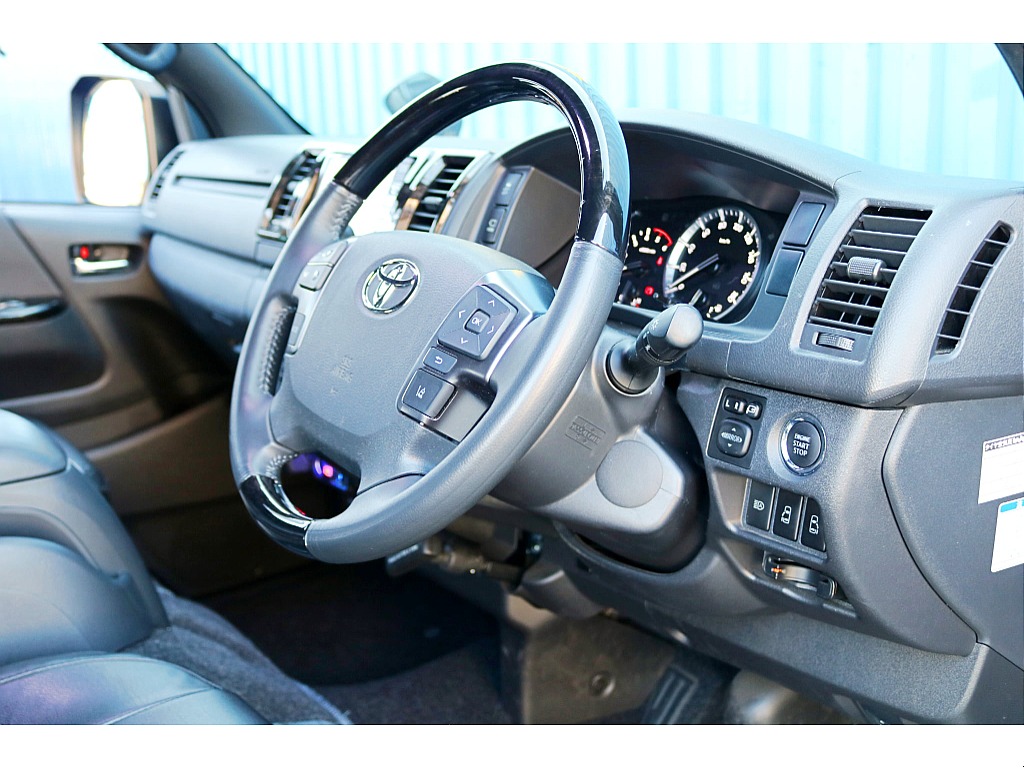 ダークプライムⅡ専用ステアリング♪ マホガニー調が高級感UP♪