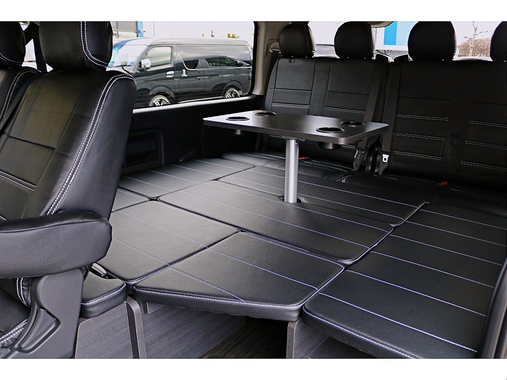 FLEXオリジナル内装　Relaxing♪ テーブル設置でリビング仕様♪