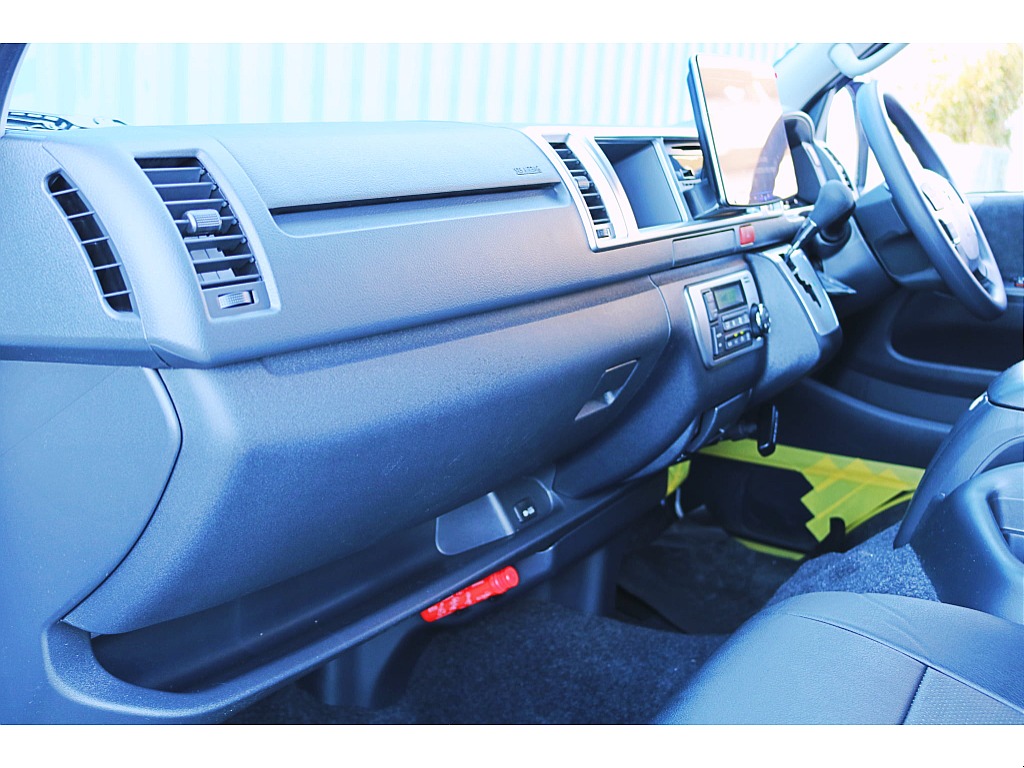 便利な装備や先進安全機能を搭載♪