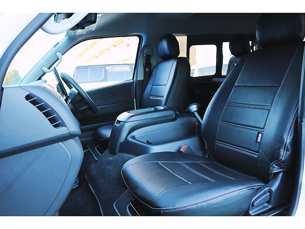 便利な装備や先進安全機能を搭載♪