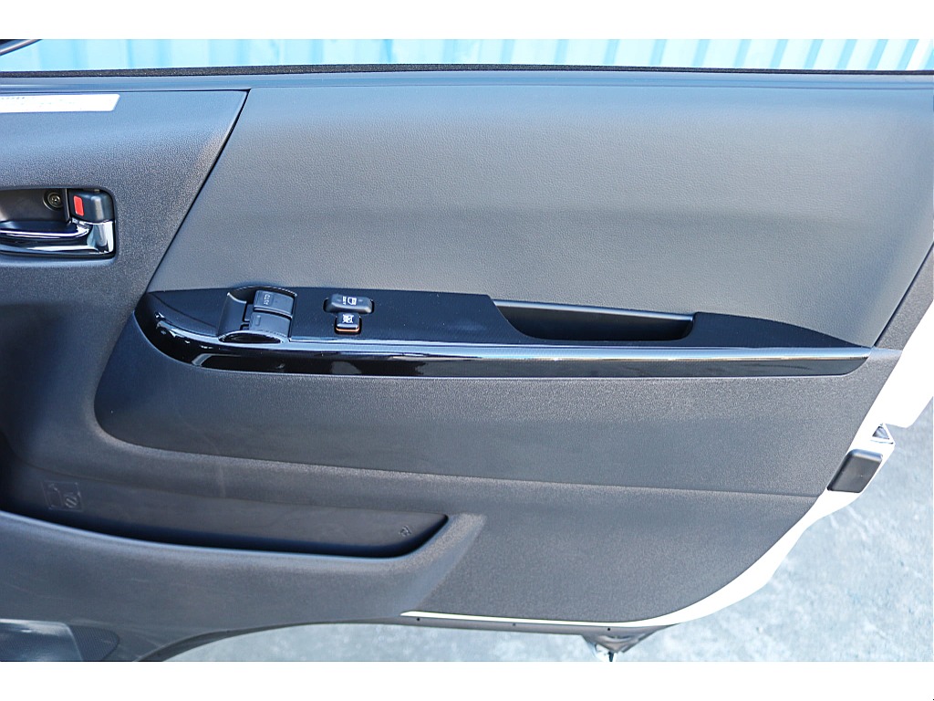 トヨタ&nbsp;ハイエースバン&nbsp;5D2.8DTスーパーGLダークプライムS L 4WD&nbsp;FLEXオリジナルカスタム&nbsp;静岡県の詳細画像&nbsp;その15