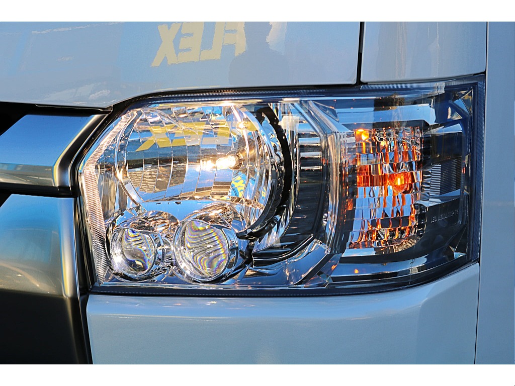 R7年式　ハイエースバン　ダークプライムS　ディーゼル4WD