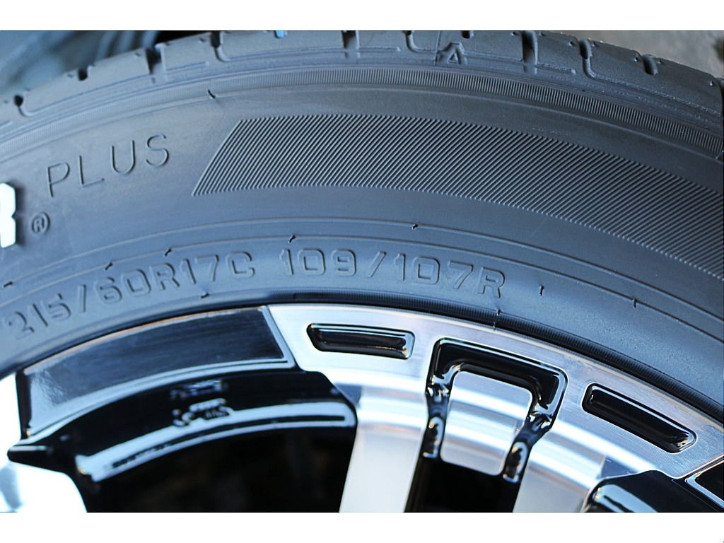 オートローンお支払い回数１２０回まで可能♪人気の残価設定型オートリースも承ります☆