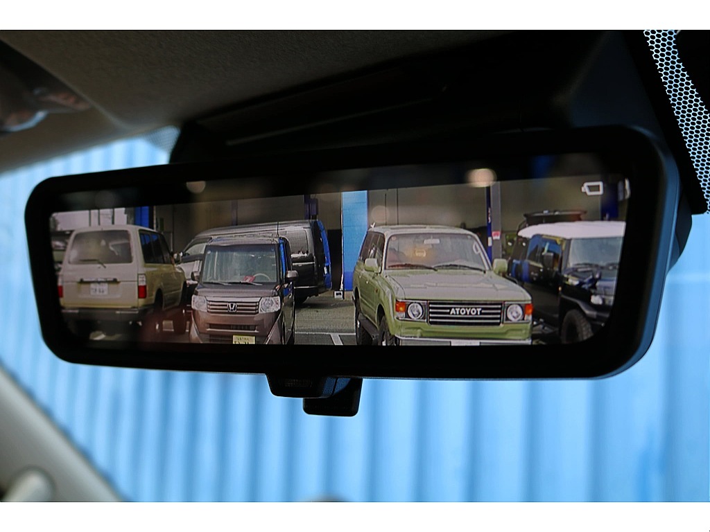 純正デジタルインナーミラー　車両後方カメラの映像をインナーミラー内のディスプレイに表示♪