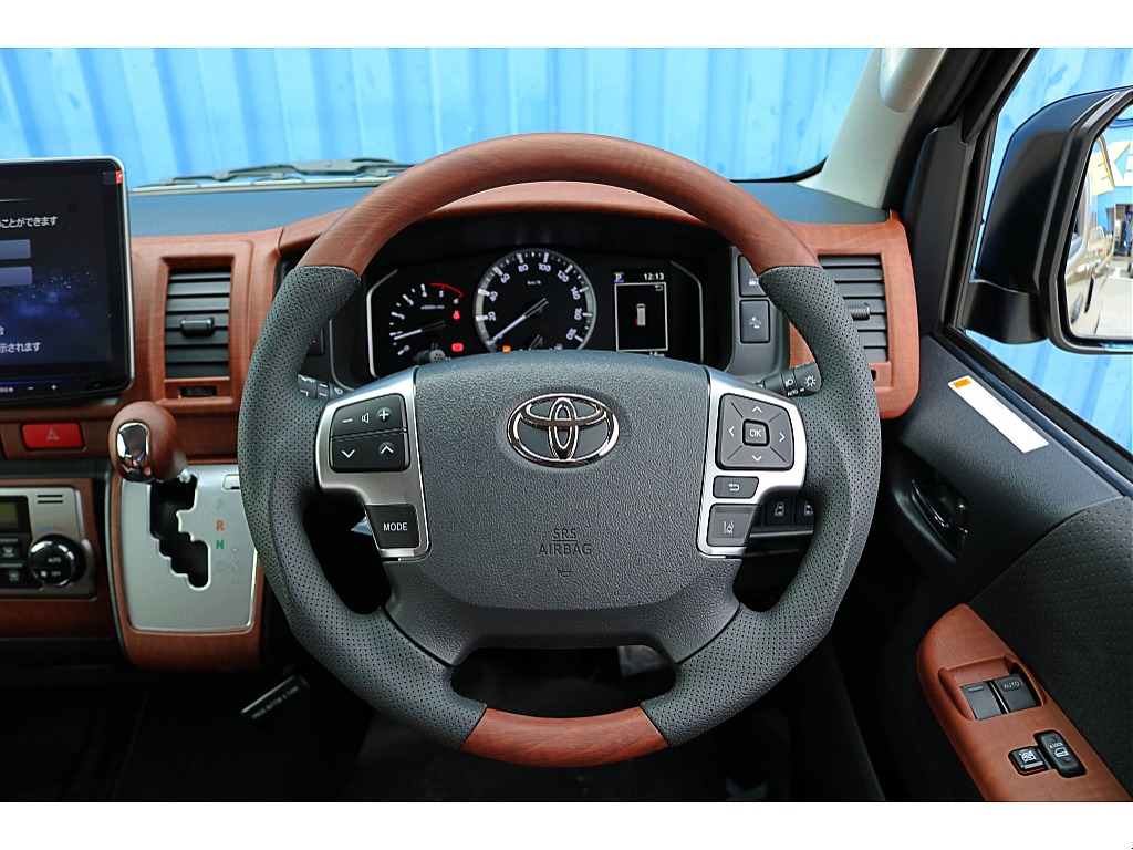 視点が高く、見通しが良い運転席。