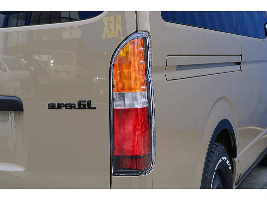 R7年式ハイエースバンアースカラーPKGディーゼル4WD　FLEXオリジナルカスタム♪