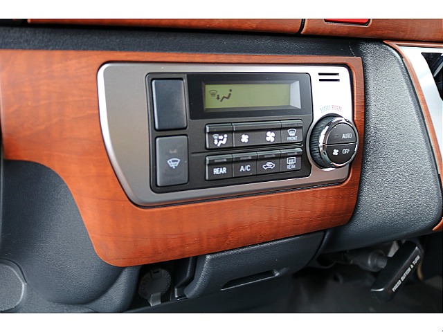 便利な装備や先進安全機能を搭載♪