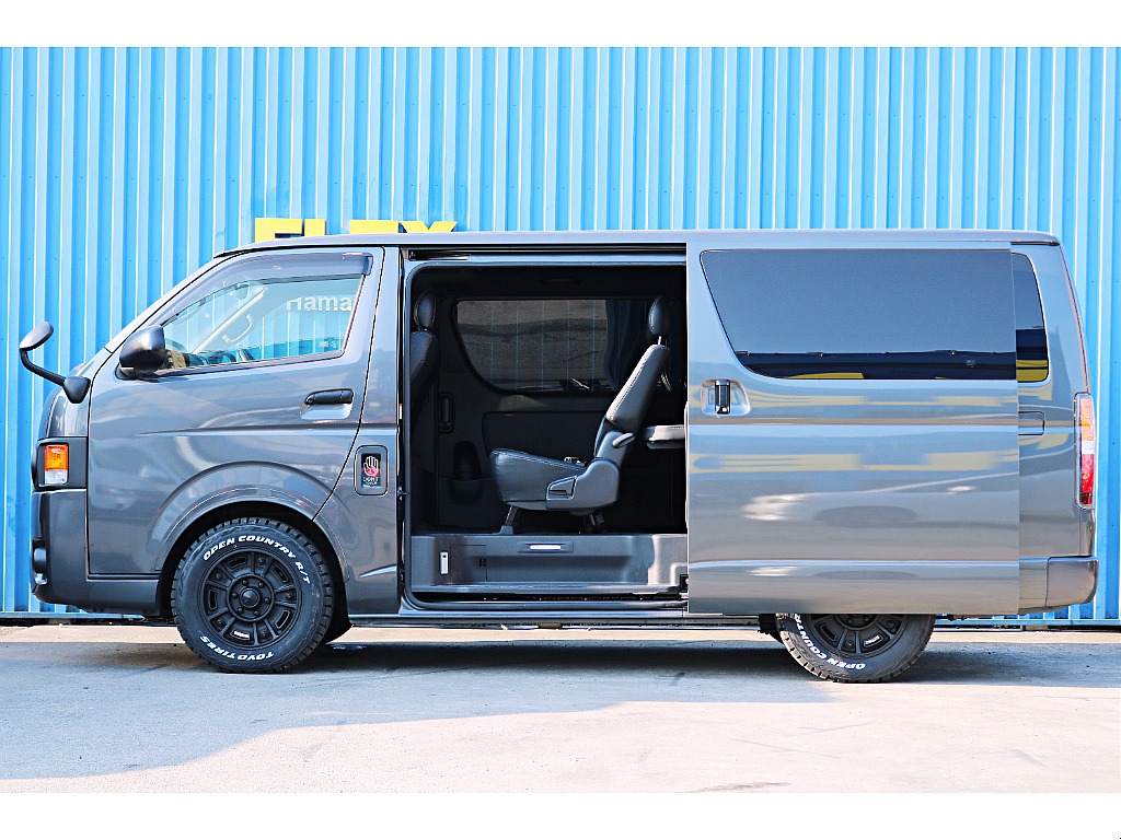 R2年式　ハイエースバン　ダークプライム　ReClassicカスタム