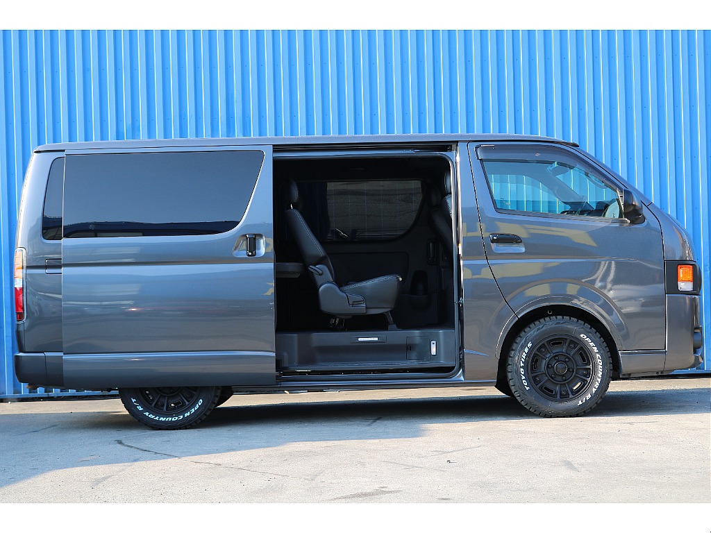 R2年式　ハイエースバン　ダークプライム　ReClassicカスタム