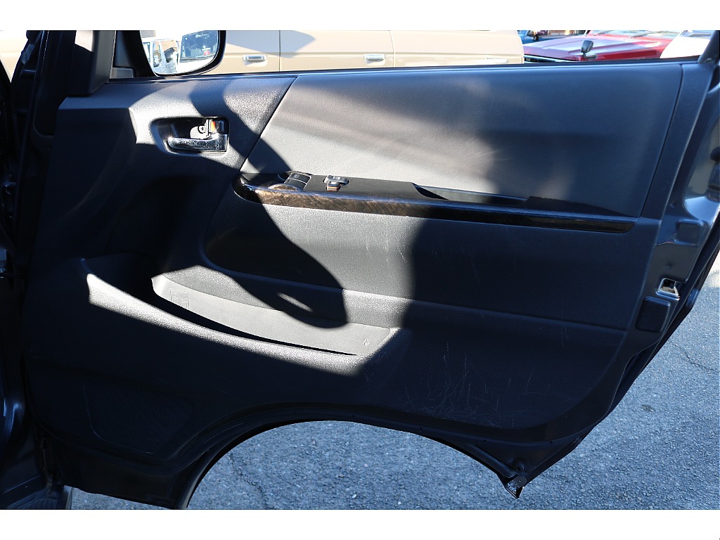 R2年式　ハイエースバン　ダークプライム　ReClassicカスタム