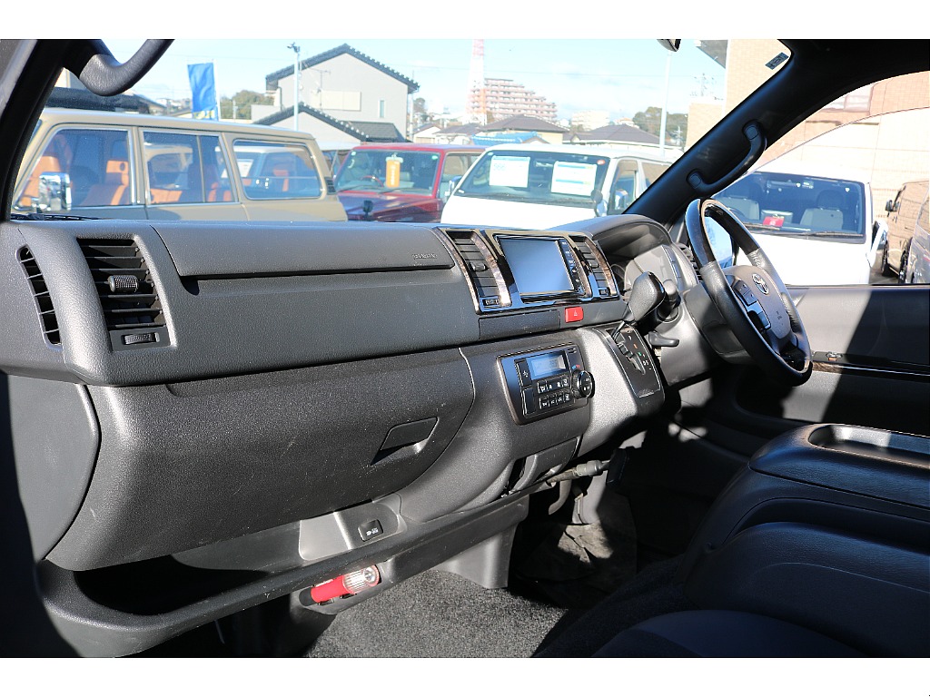 ＤＡＲＫＰＲＩＭＥは助手席のエアバックも標準装備♪