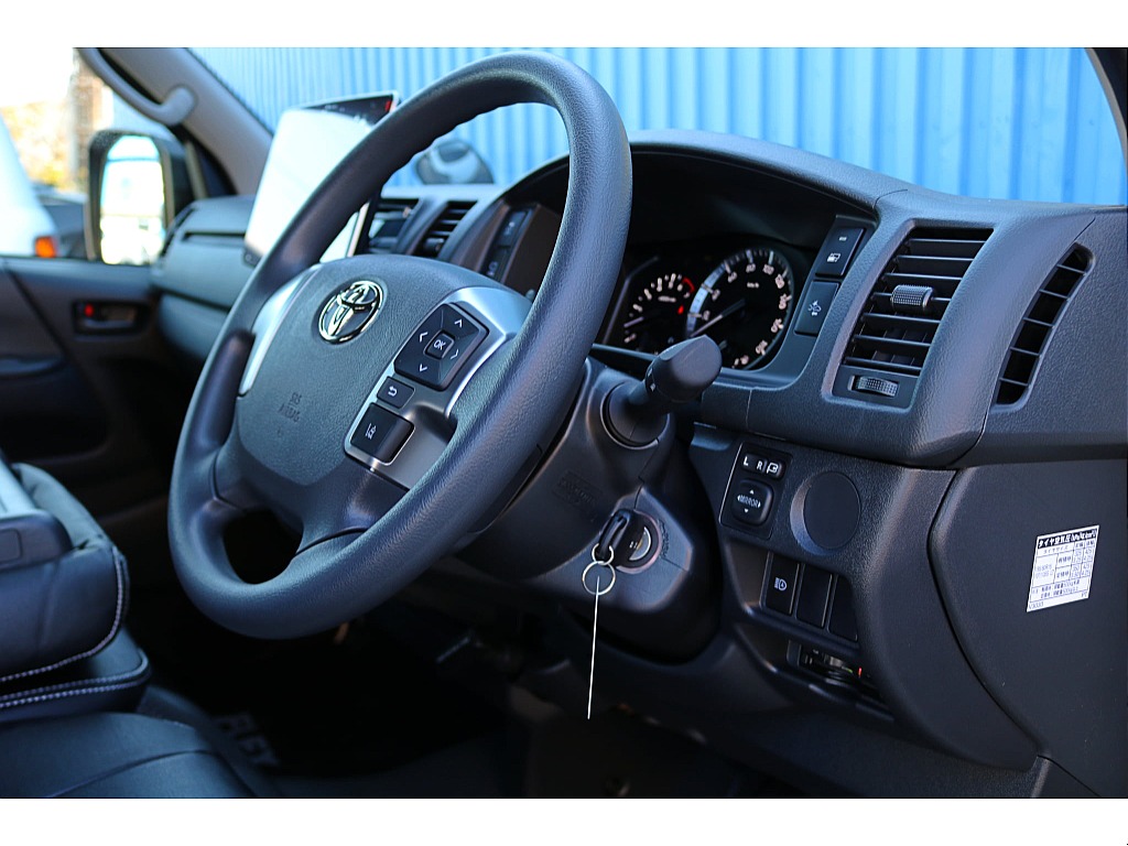 視点が高く、見通しが良い運転席。