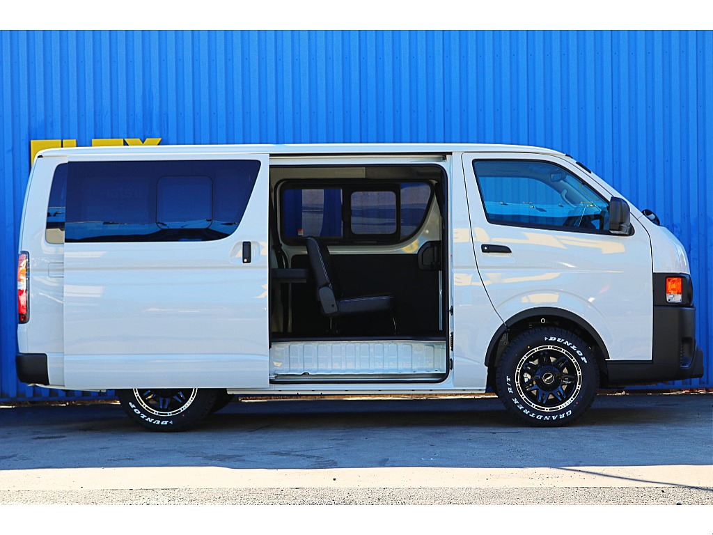 新車　ハイエースバンDX【ReClassic】