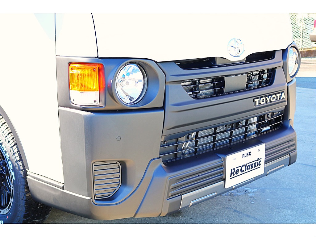 FLEX　ReClassicフェイスキット♪　オリジナルのキュートな丸目ヘッドライトとTOYOTAロゴ入りのクラシックなフロントグリル♪