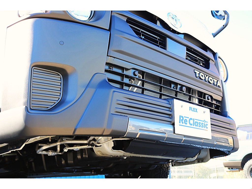 FLEX　T-Forceフロントスポイラー　レクサス純正色マンガンラスターが配色されたディフューザーでオフロード感を演出♪