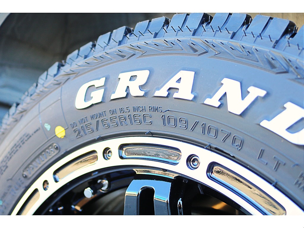 ＦＬＥＸ　Ｄｅｌｆ０４ホイール　１６インチ　DUNLOP　GRAND TREKタイヤ♪