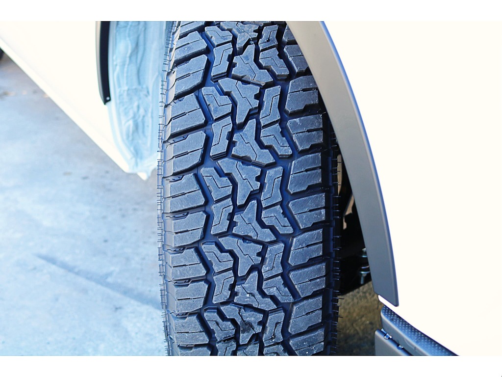 ＦＬＥＸ　Ｄｅｌｆ０４ホイール　１６インチ　DUNLOP　GRAND TREKタイヤ♪