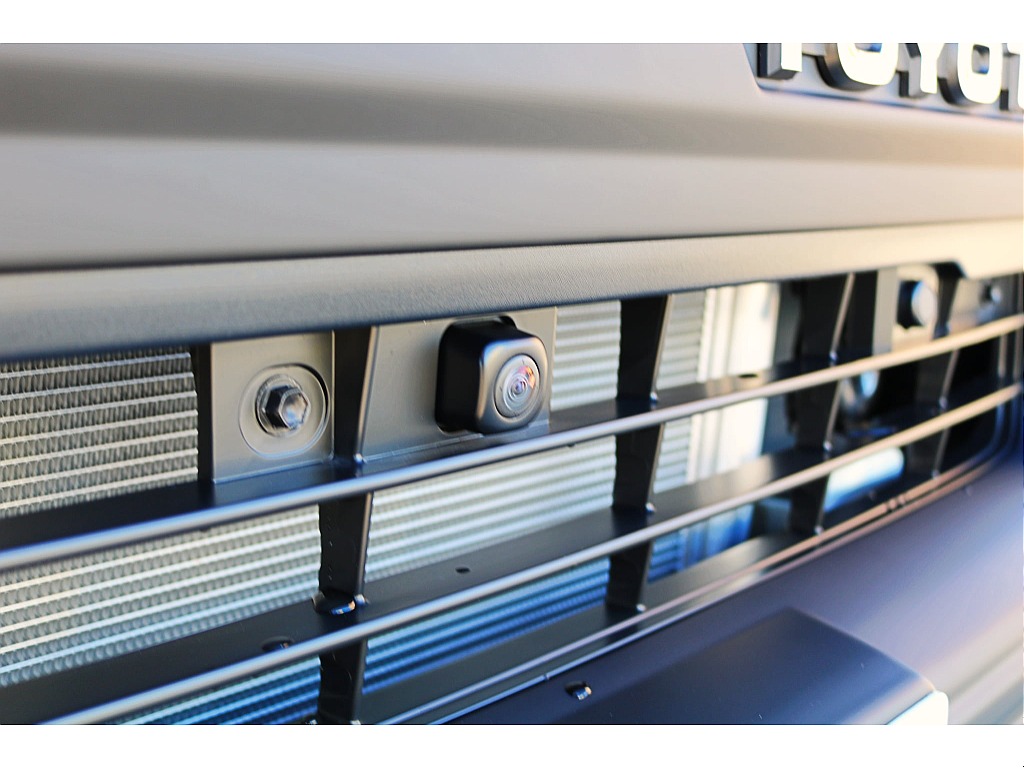 パノラミックビューモニター装備　運転席からの目視だけでは見にくい車両周辺の状況をリアルタイムで表示♪