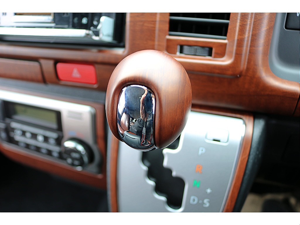 ＦＬＥＸ　茶木目インテリア３点セット　ナビパネル　シフトノブ　ステアリング　車内に温もりを与えます♪