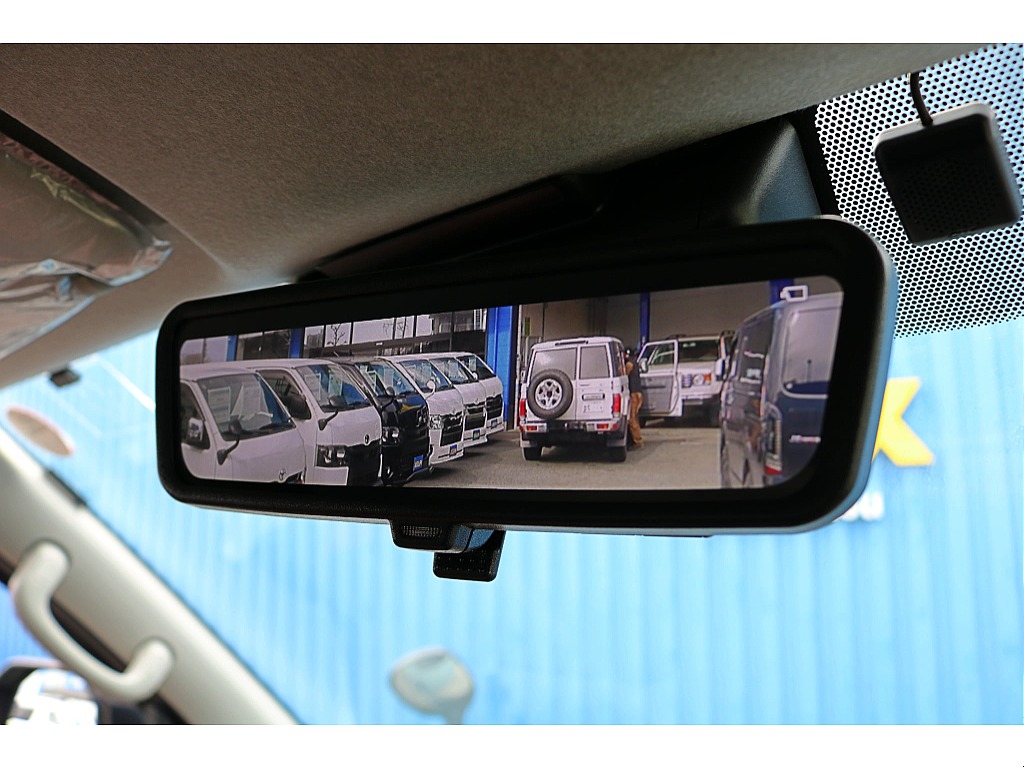 純正デジタルインナーミラー　車両後方カメラの映像をインナーミラー内のディスプレイに表示♪
