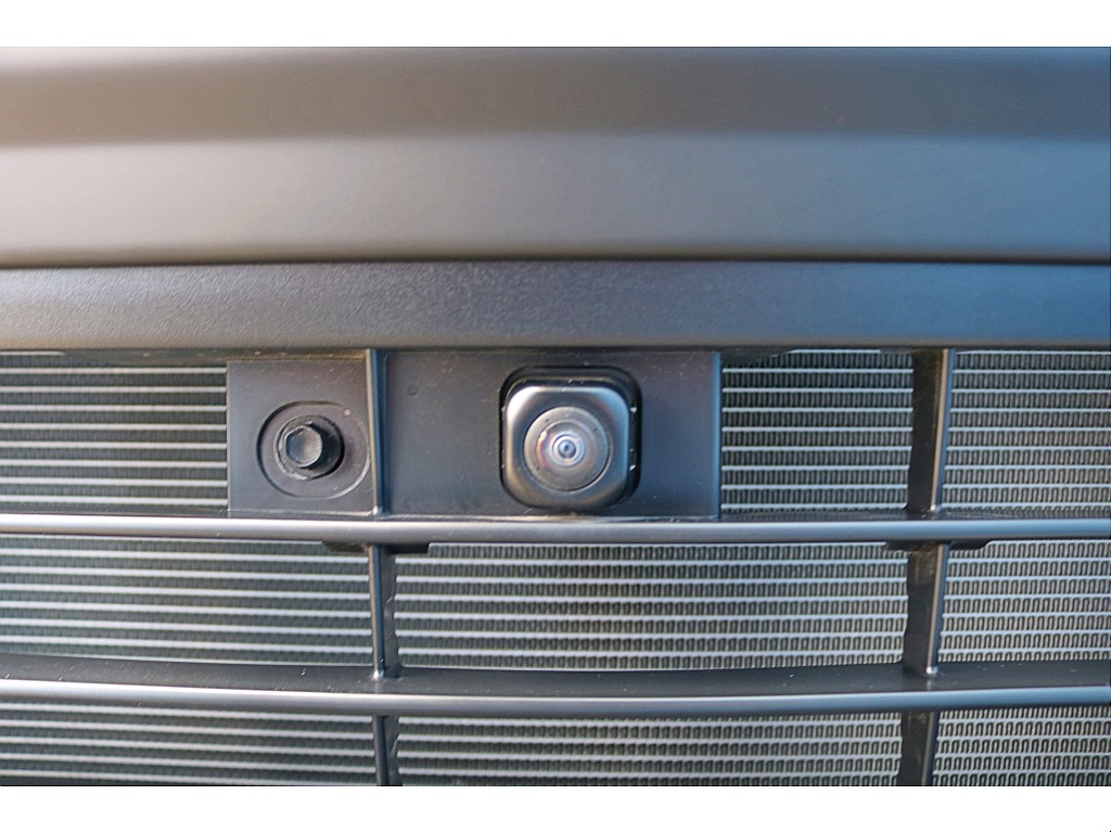 パノラミックビューモニター装備　運転席からの目視だけでは見にくい車両周辺の状況をリアルタイムで表示♪