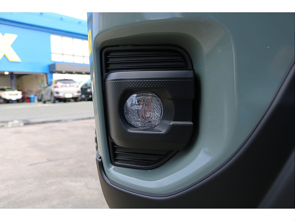 現行型のハイエースはフォグランプもＬＥＤ仕様♪