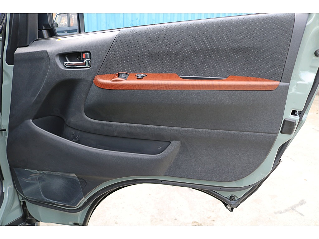 ＦＬＥＸ　茶木目インテリア３点セット　ナビパネル　シフトノブ　ステアリング　車内に温もりを与えます♪