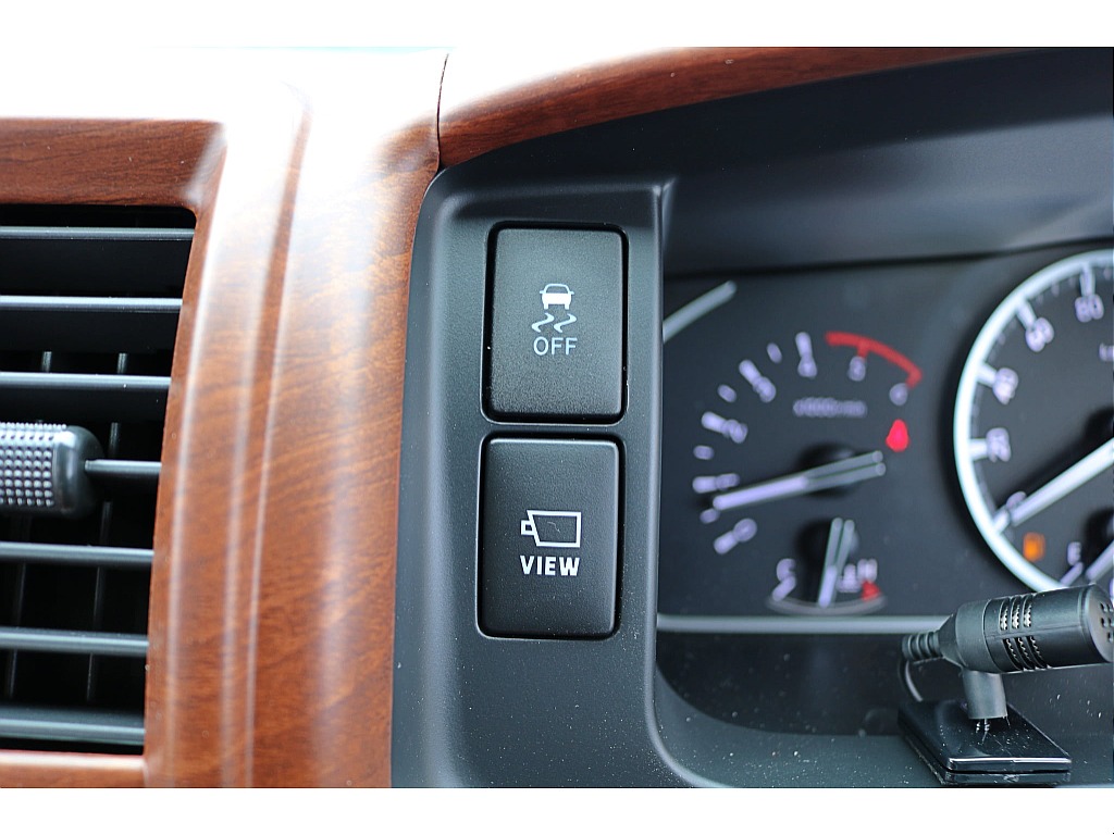 便利な装備や先進安全機能を搭載♪