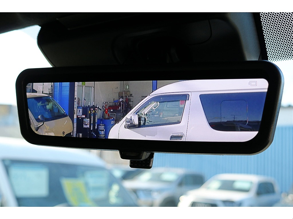 純正デジタルインナーミラー　車両後方カメラの映像をインナーミラー内のディスプレイに表示♪