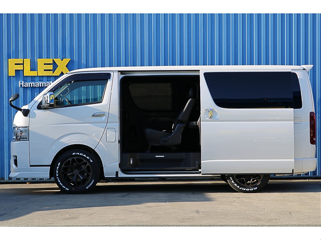 R６年式　ハイエースバン　ダークプライムⅡ　ディーゼル4WD　シンプルカスタム