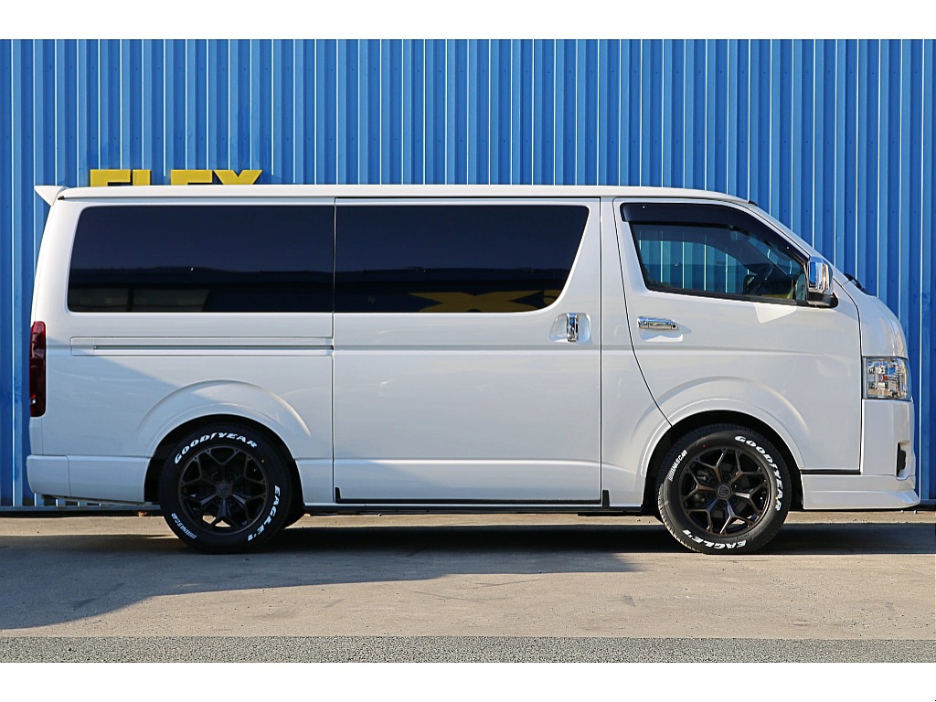 R６年式　ハイエースバン　ダークプライムⅡ　ディーゼル4WD　シンプルカスタム