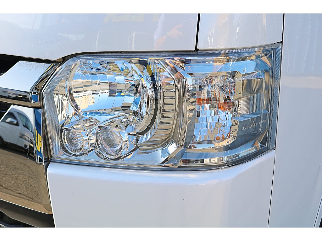 R６年式　ハイエースバン　ダークプライムⅡ　ディーゼル4WD　シンプルカスタム